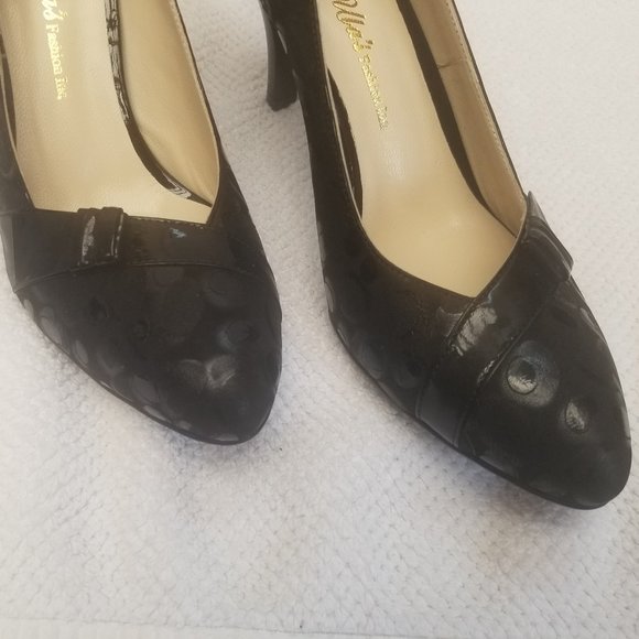 Basic black all leather pump. - Picture 4 of 7